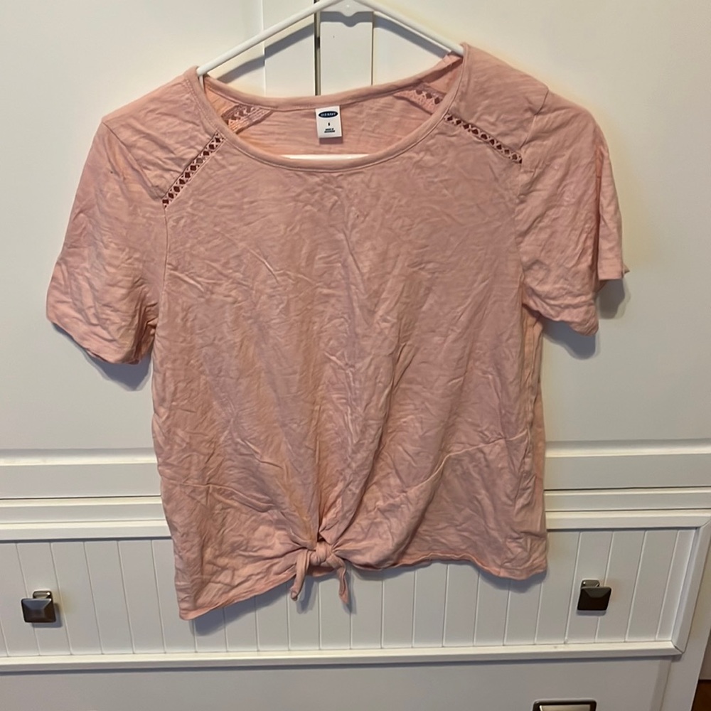 Old Navy pink shirt 
Excellent condition